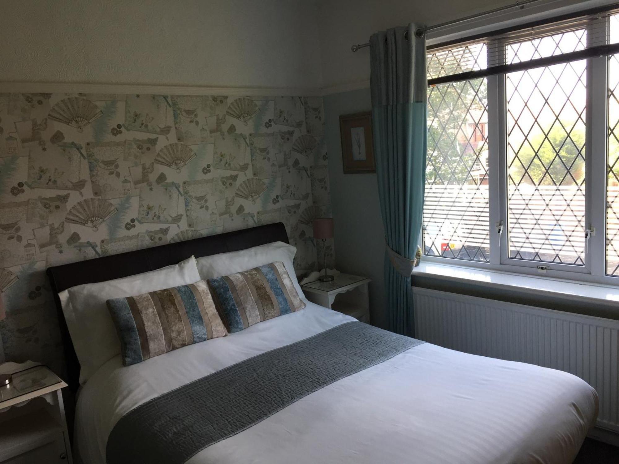 Bed and Breakfast Esjays At Knowles House Lytham St Annes Esterno foto