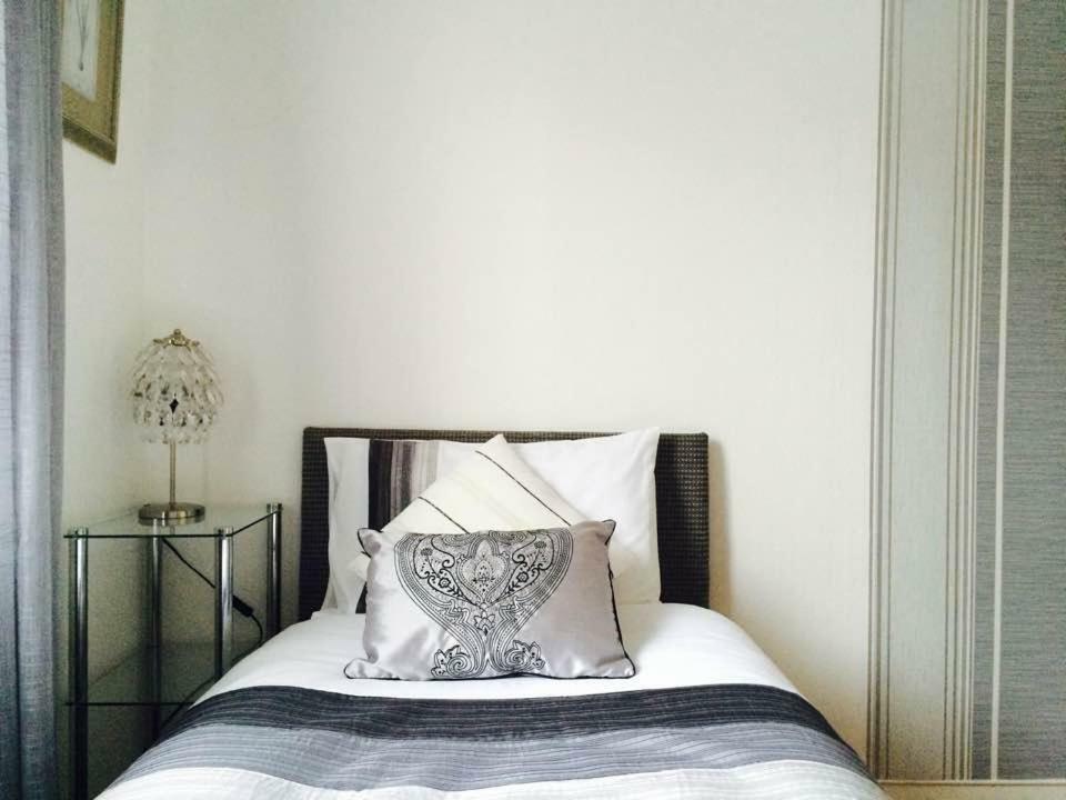 Bed and Breakfast Esjays At Knowles House Lytham St Annes Esterno foto